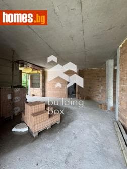 Тристаен, 158m²