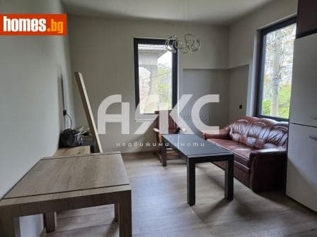 Тристаен, 79m²