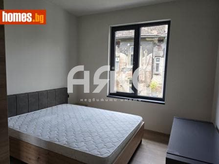 Тристаен, 79m²