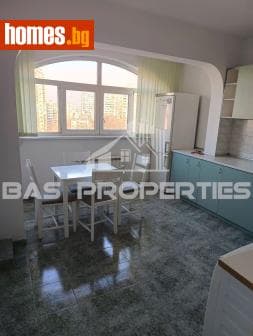 Тристаен, 98m²