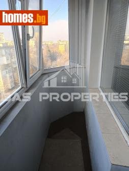 Тристаен, 98m²