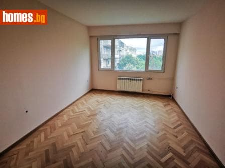 Тристаен, 85m²