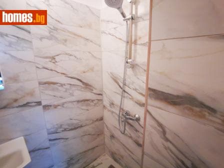 Тристаен, 85m²