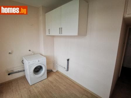 Тристаен, 85m²