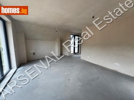 Тристаен, 127m²