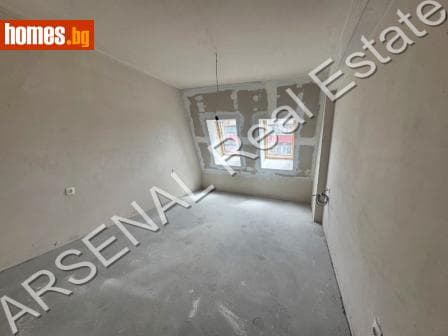 Тристаен, 127m²