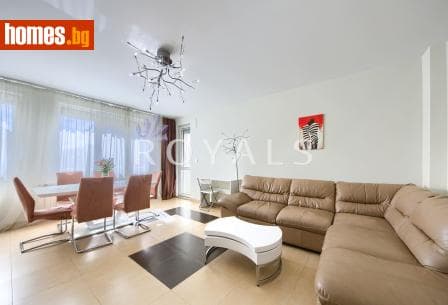 Тристаен, 117m²