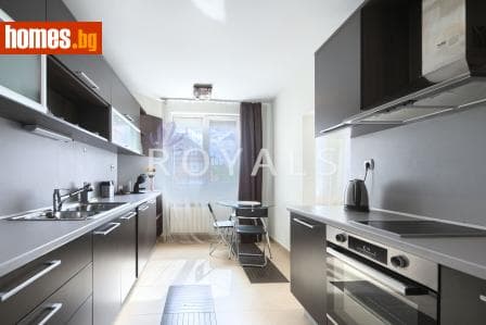 Тристаен, 117m²