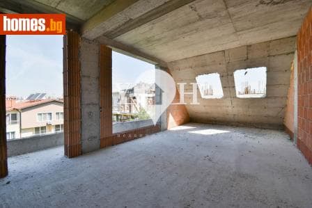 Тристаен, 96m²