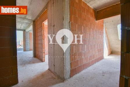 Тристаен, 96m²