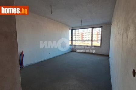 Тристаен, 69m²