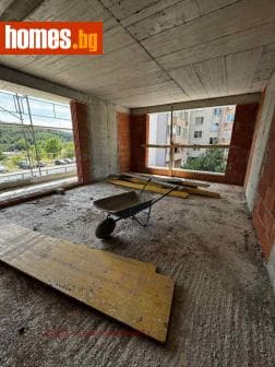 Тристаен, 115m²