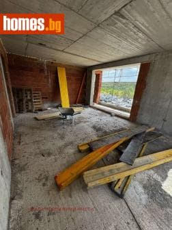 Тристаен, 115m²