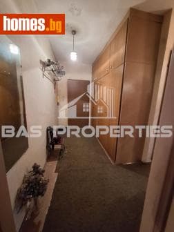 Тристаен, 66m²
