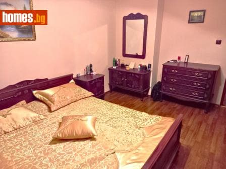 Тристаен, 89m²