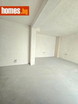 Тристаен, 97m²