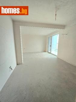 Тристаен, 97m²