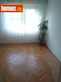Тристаен, 80m²