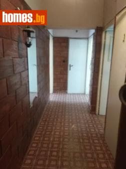 Тристаен, 80m²