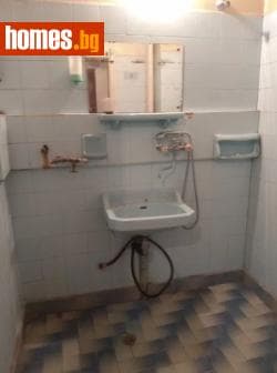 Тристаен, 80m²