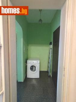 Тристаен, 76m²