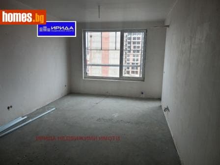 Тристаен, 90m²