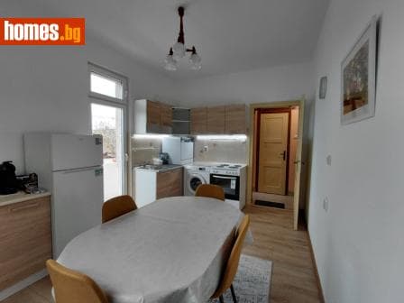 Тристаен, 85m²