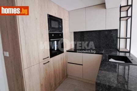 Тристаен, 109m²