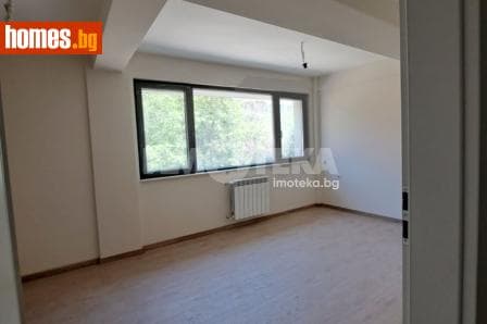 Тристаен, 109m²