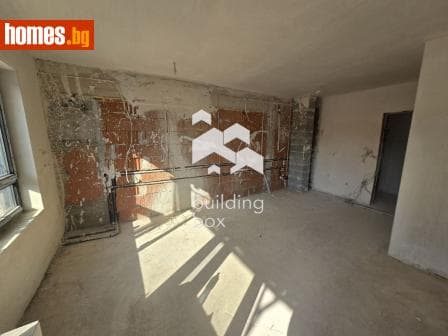 Тристаен, 120m²