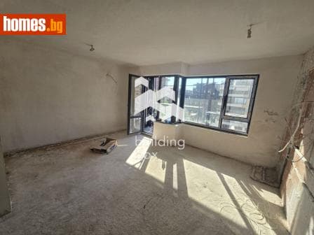 Тристаен, 120m²