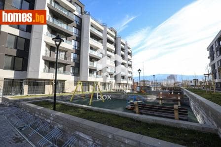 Тристаен, 106m²