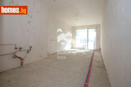 Тристаен, 106m²