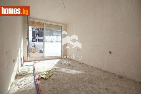 Тристаен, 106m²