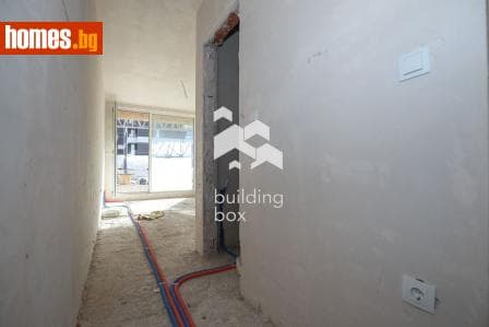 Тристаен, 106m²