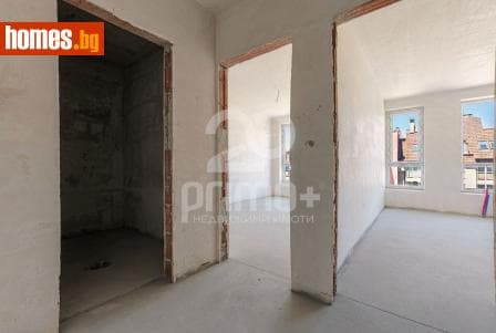 Тристаен, 122m²
