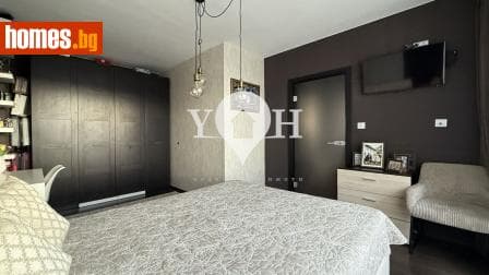 Тристаен, 87m²