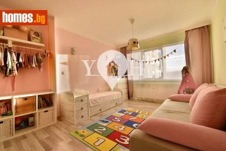 Тристаен, 87m²