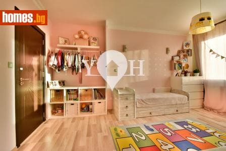 Тристаен, 87m²