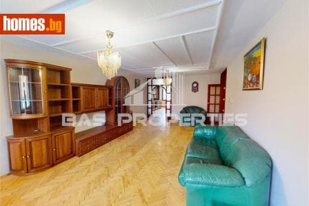 Тристаен, 100m²