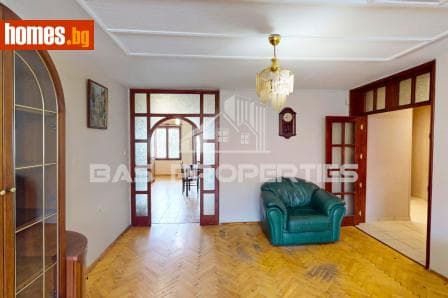 Тристаен, 100m²
