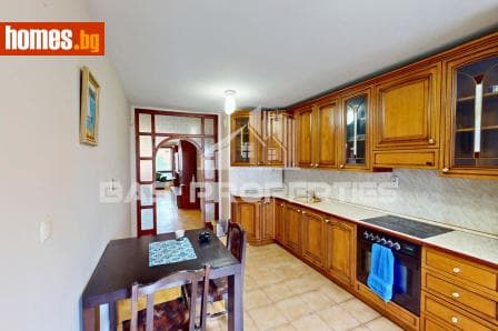 Тристаен, 100m²