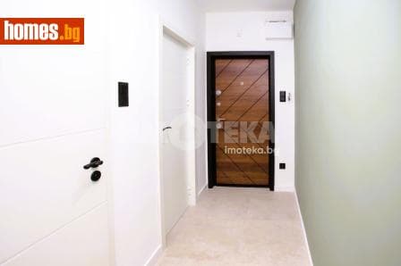 Тристаен, 57m²