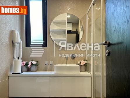 Тристаен, 83m²