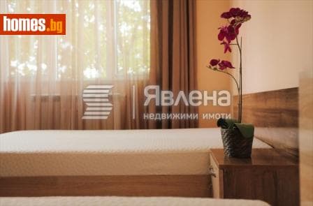Тристаен, 75m²