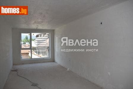 Тристаен, 117m²