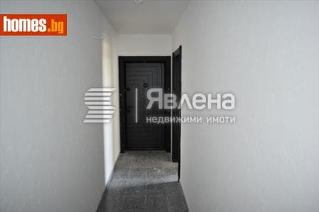 Тристаен, 117m²