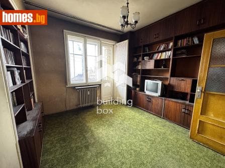 Тристаен, 85m²