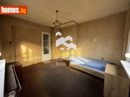 Тристаен, 85m²