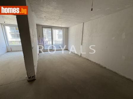 Тристаен, 102m²